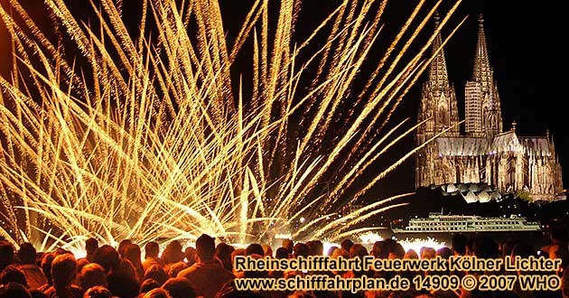 Rheinschifffahrt Kölner Lichter mit Feuerwerk