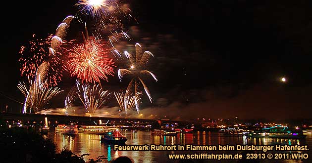 Duisburger Hafenfest Ruhrort in Flammen Feuerwerk-Schifffahrt Duisburg am Rhein