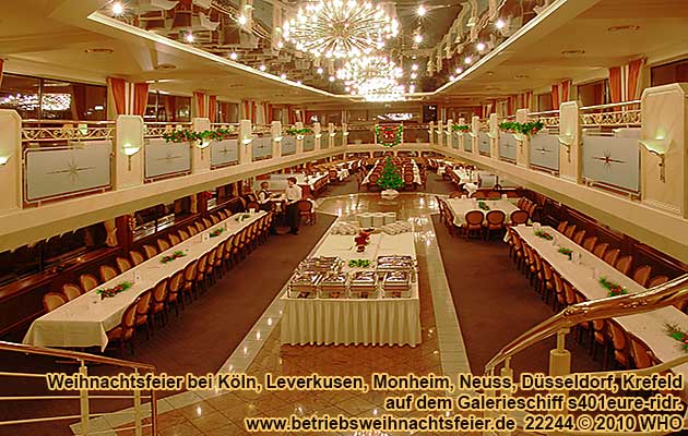 Galerieschiff s401eure-ridr, Blick vom Oberdeck zur Weihnachtsfeier auf dem Hauptdeck.